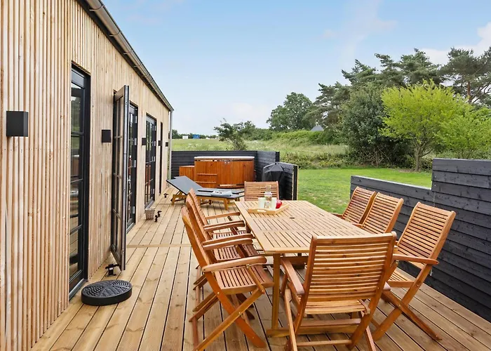 Amazing In With Jacuzzi - G11301 Holiday home Humble